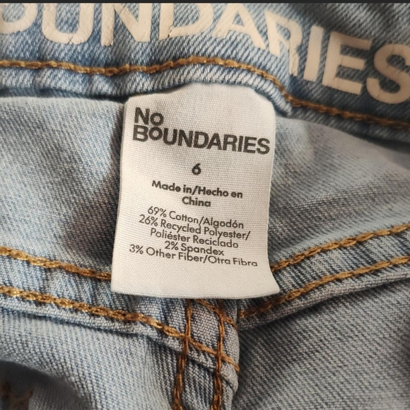 No Boundaries Light Blue Jeans with Red Heart Pattern - Picture 3 of 3